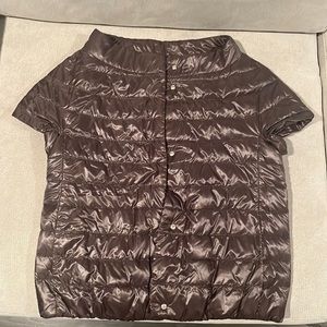 Herno Emilio short sleeve puffer. Dark grey. New with tags
